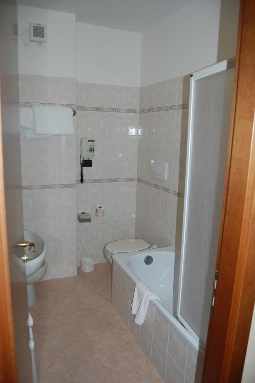 Grand Hotel Moroni Finale Ligure Cameră foto